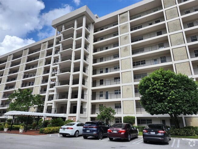 Building Photo - 3250 N Palm Aire Dr Unit 510 Rental