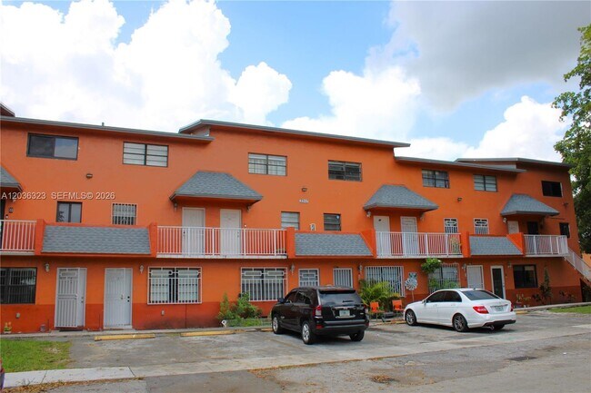 Photo - 2260 W 55th St Unit 2