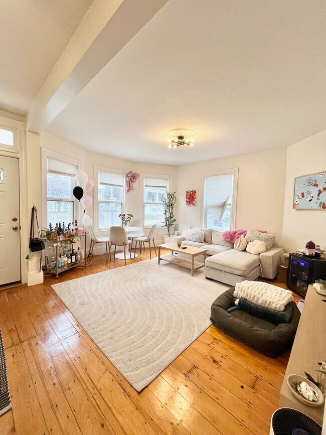 Photo - 33 Hillside St