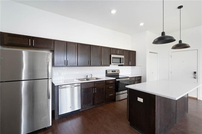 Photo - 726 E Emma Ave Unit 200