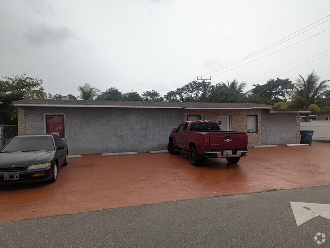 Building Photo - 17900 NW 2nd Ave Rental