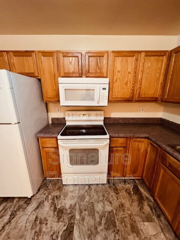 Photo - 555 Fairfax Ave Unit Apt C