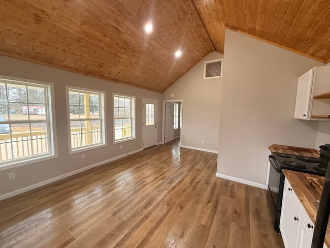 Photo - 4455 Friendship Rd