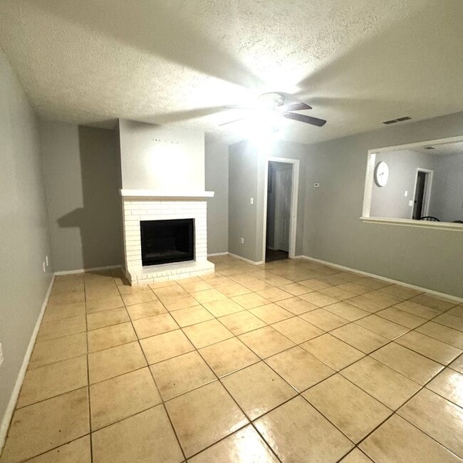 Photo - 487 N Bluff Rd