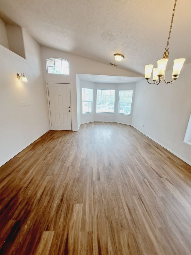 2811 Desert Sage Ave SW