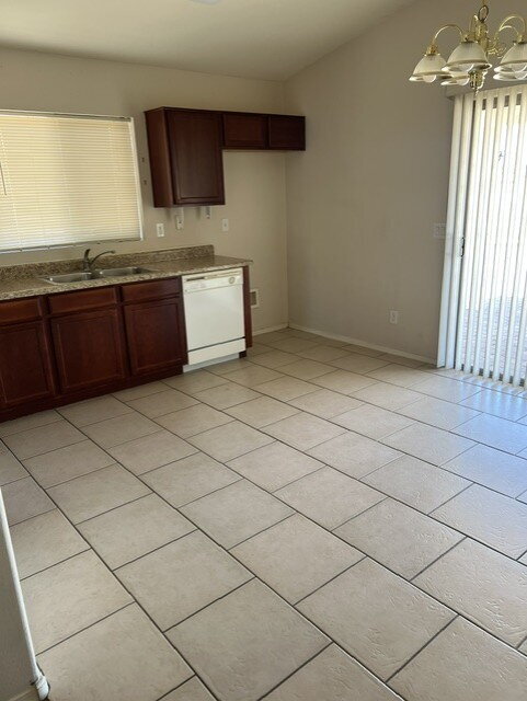 Photo - "Charming 3-Bedroom Oasis with 2 Baths in Florence - 1,281 Sq Ft of Comfort!"