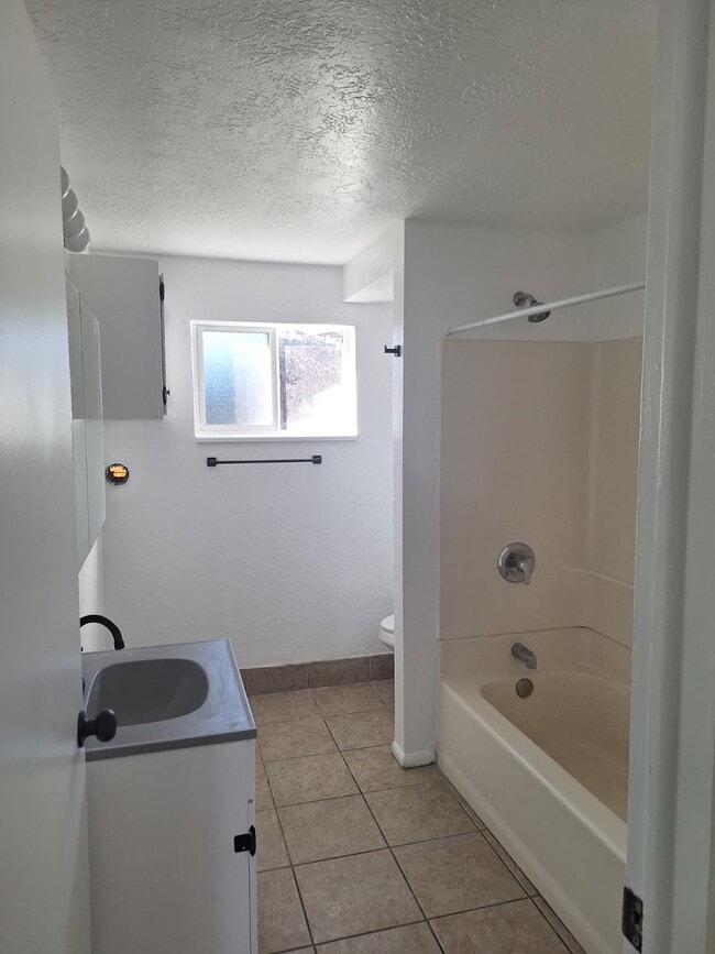 Photo - Roy 4-plex 2014 Unidad 3