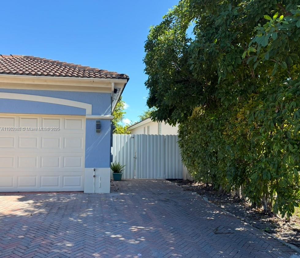 Photo - 4405 SW 162nd Ct Unidad Efficiency