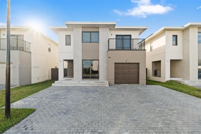 Building Photo - 275 NW 13th Pl Unit 1