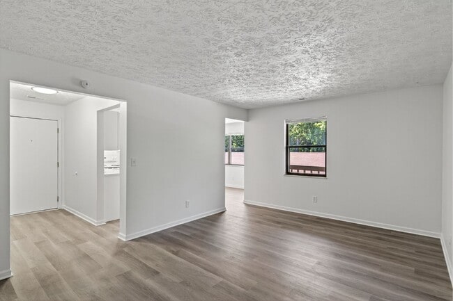 Photo - 3175 Roesch Blvd