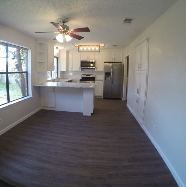 Photo - 1604 Timbercreek Rd