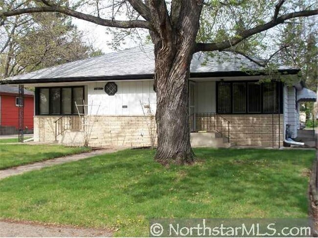 Photo - 4441 Unity Avenue North