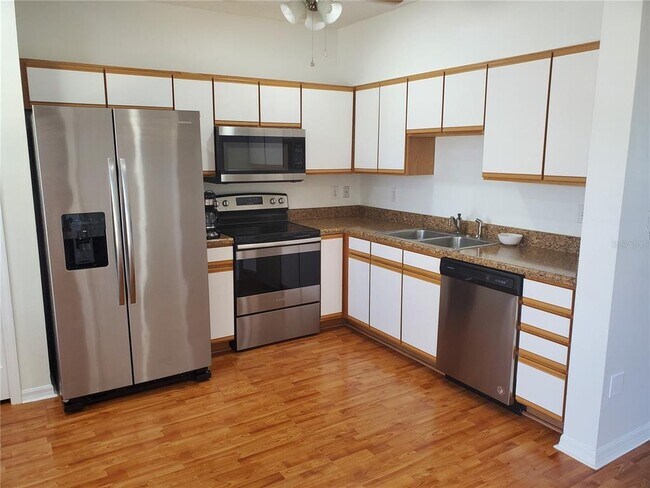 Photo - 1411 Sedgwick Dr