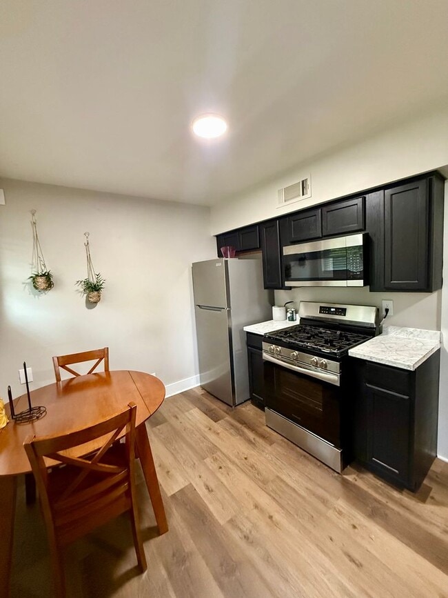 Photo - 1824 Rosemond Ave