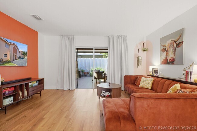 Photo - 2359 W 74th St