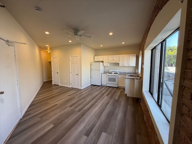 772 S Boyle Ave Unit 104