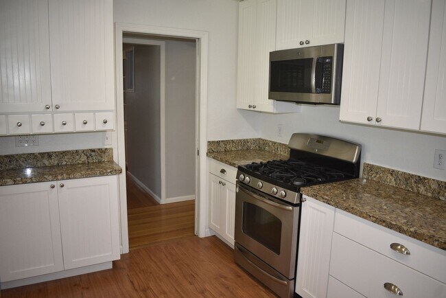 Photo - 5311 Callister Ave