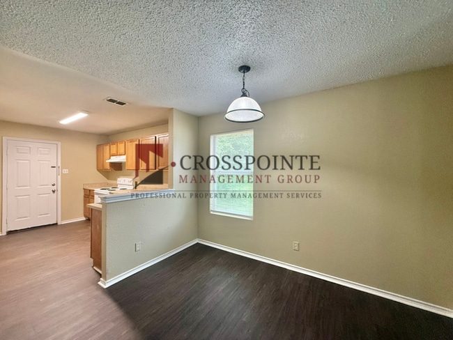 Photo - 3 Bedroom, 2 Bathroom Home!