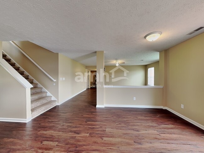 Photo - 942 Sheets Ct