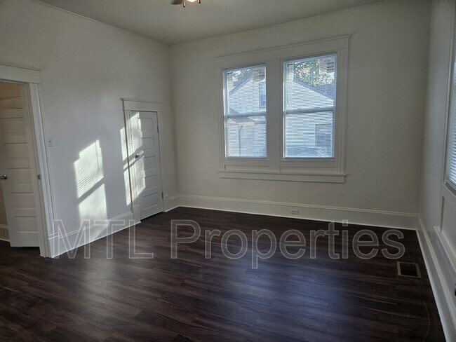 Photo - 238 E Moore St