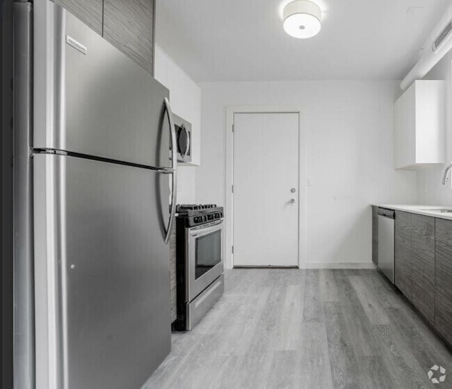Building Photo - 6100 N Paulina St Rental