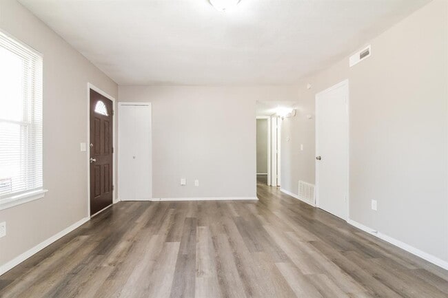 Photo - 613 Ramblin Oaks Dr