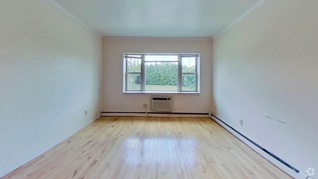 Building Photo - 2030 N Oakland Ave Rental