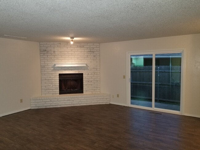 Building Photo - 9023 N Rockwell Dr Rental