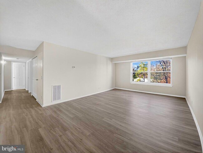 Photo - 7680 Tremayne Pl Unidad 308