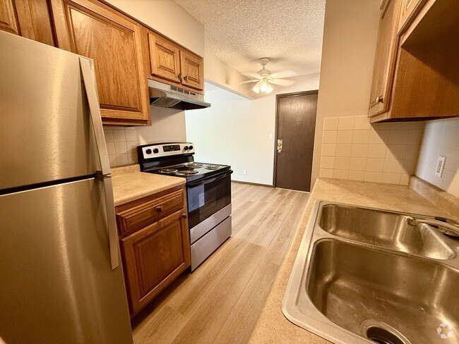 Building Photo - Elmcrest Estates Rental