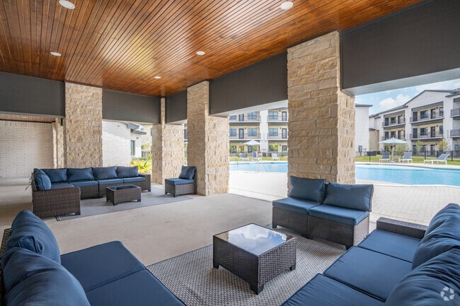Las Villitas Outdoor Lounge