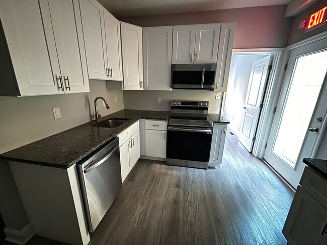 Photo - 1530 N Sydenham St Apartamento Unidad 1R