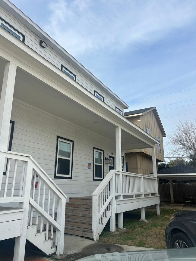 Building Photo - 6533 Brittmoore Rd