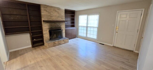 Photo - 2719 Clayton Dr NW