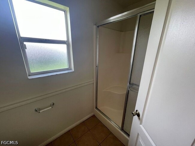 Photo - 445 Candlewick Cir W