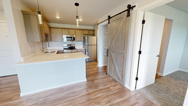 Photo - Legacy Creekside Apartments