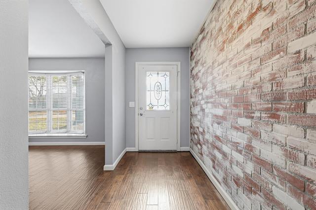 Photo - 726 Laramie Dr