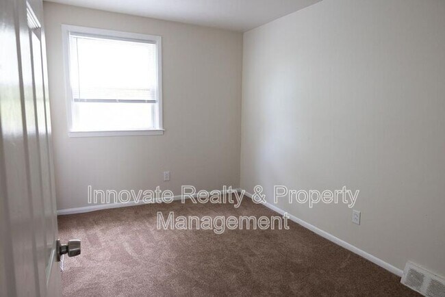 Photo - 109 Lockart Plaza