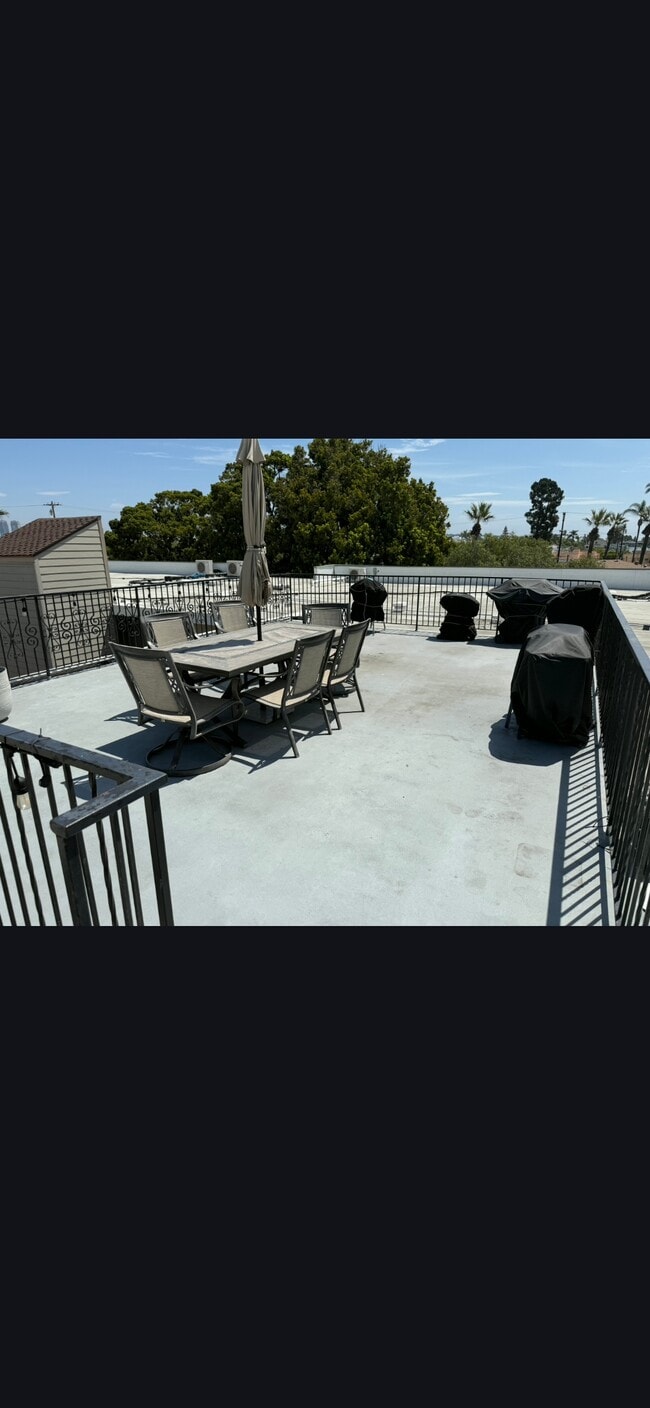 Photo - 512 E Ave Unit 512 E Ave