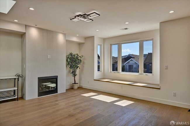 66 Delano Ave