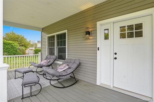 Photo - 33 Howland Ave
