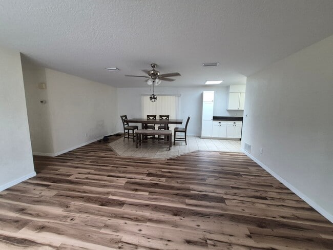 Photo - 2956 Carriage Dr