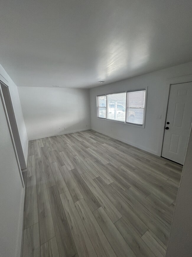 Photo - 2132 McCartney Rd