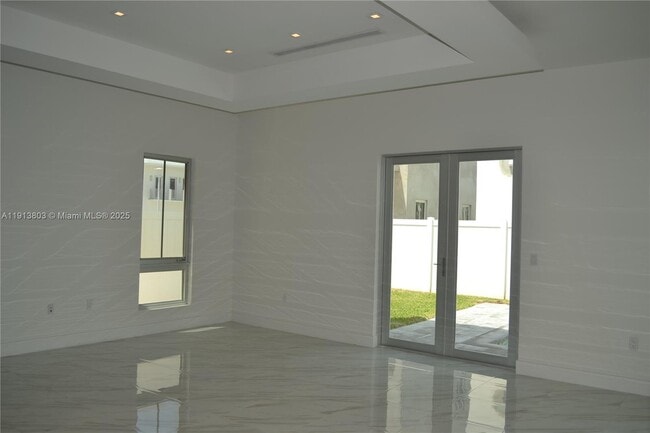 Photo - 3350 NW 83rd St