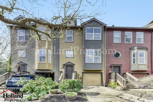 Building Photo - Beautiful 3-Level Hillsboro Townhouse in Quiet Cul-de-sac!