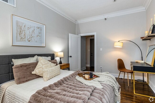 Photo - Windsor Manor