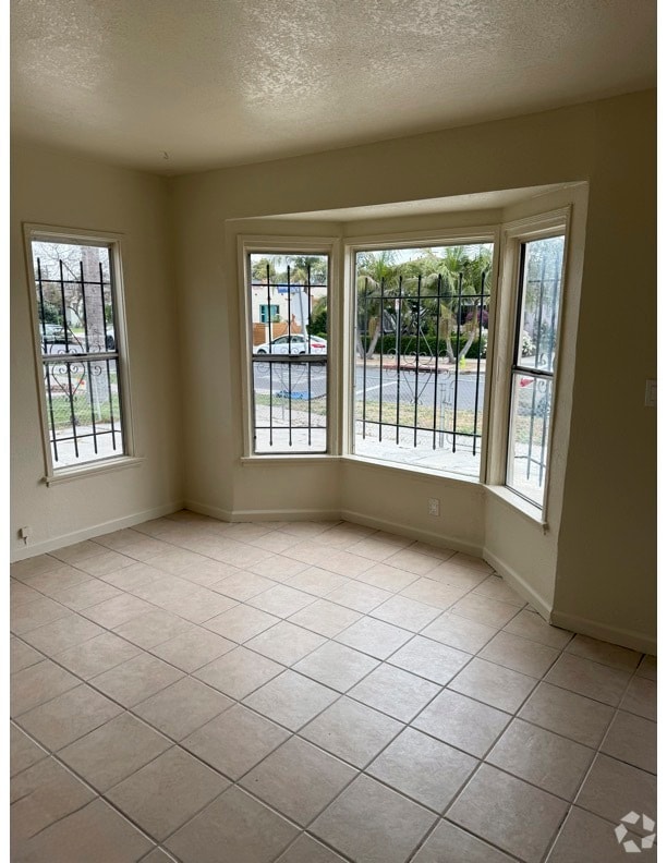 Building Photo - 2253 S Cochran Ave Unit 2253 Rental