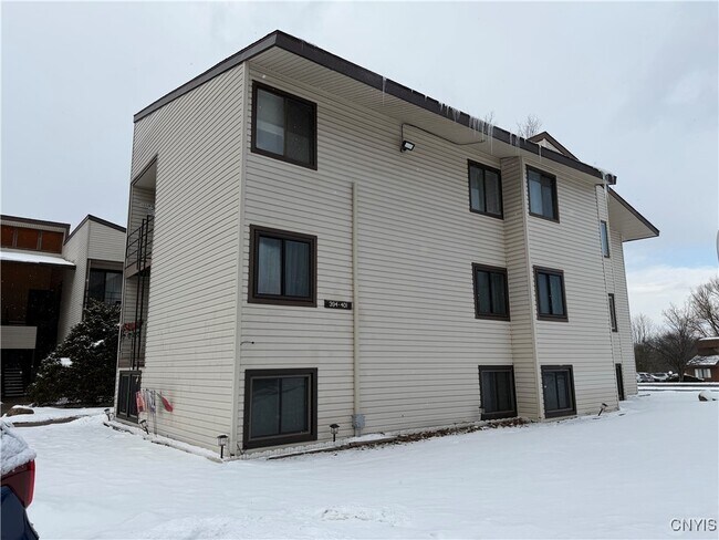 Photo - 397 Village Blvd N