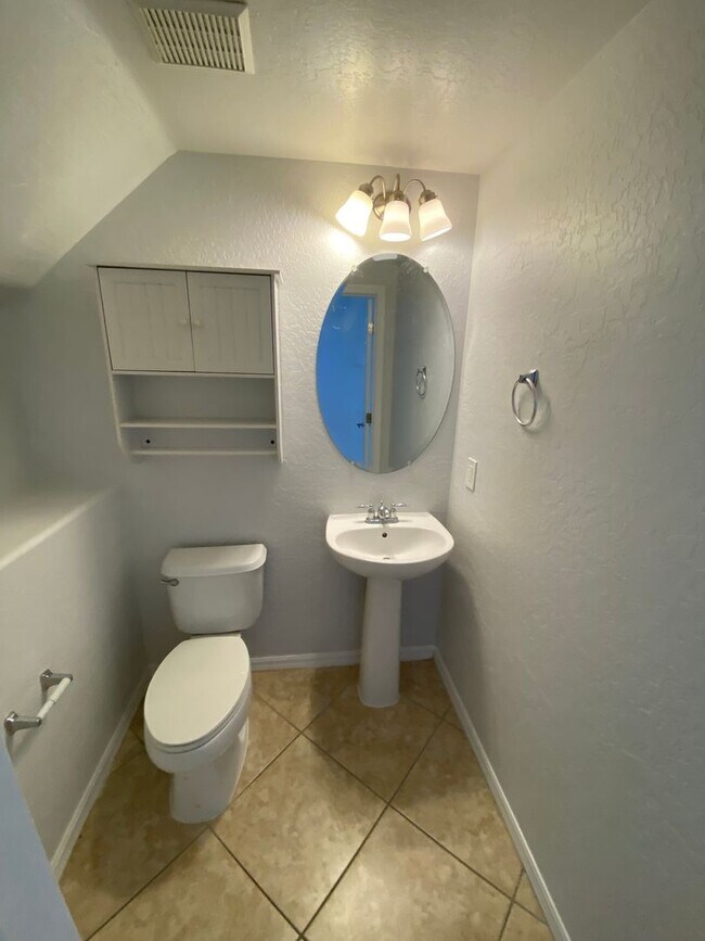 Photo - 3 bed/2.5 bath home located in North Las Vegas