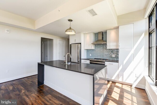901 H St NE Unit STUDIO